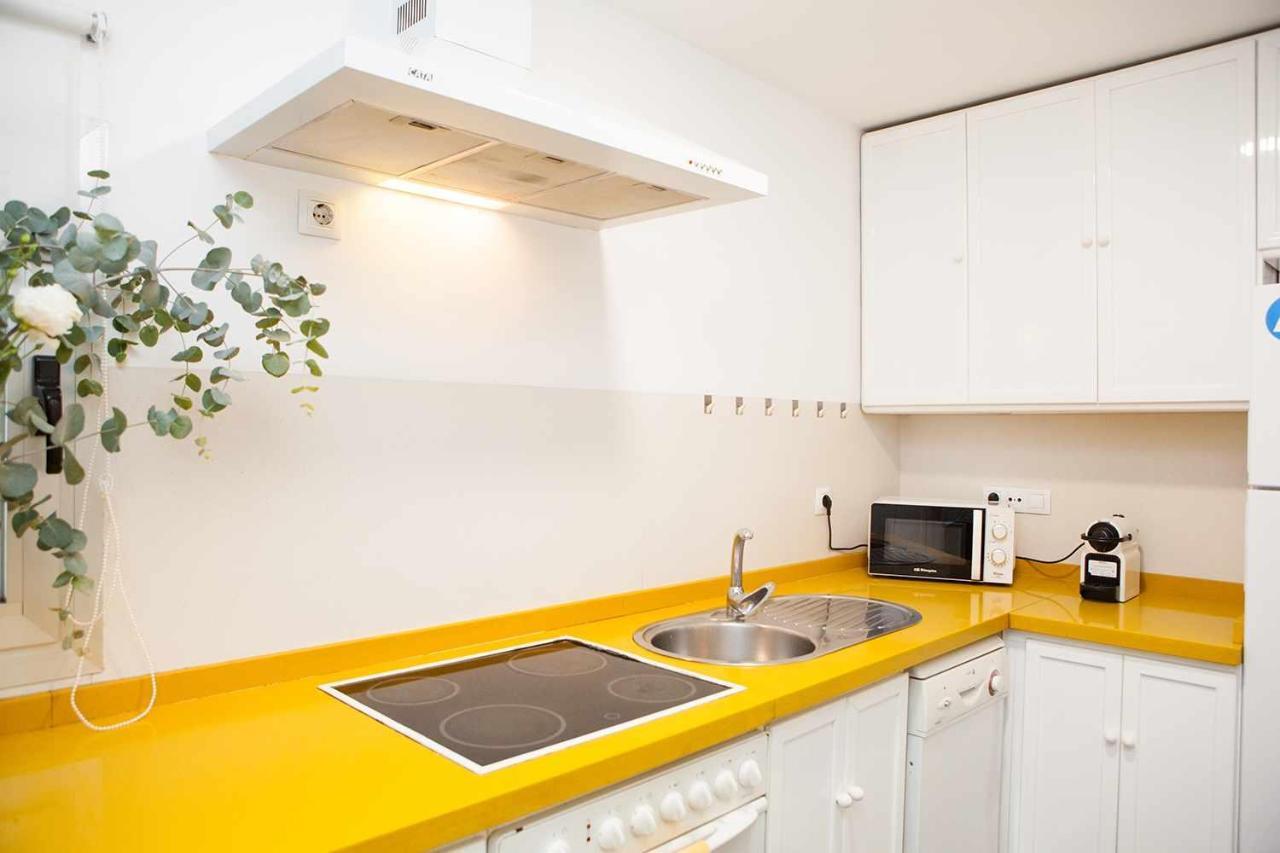 Charming Apartment With Pool And Garage Sevilla Exteriör bild