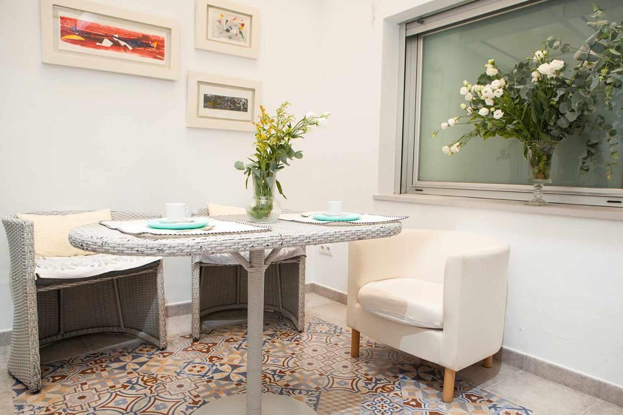 Charming Apartment With Pool And Garage Sevilla Exteriör bild