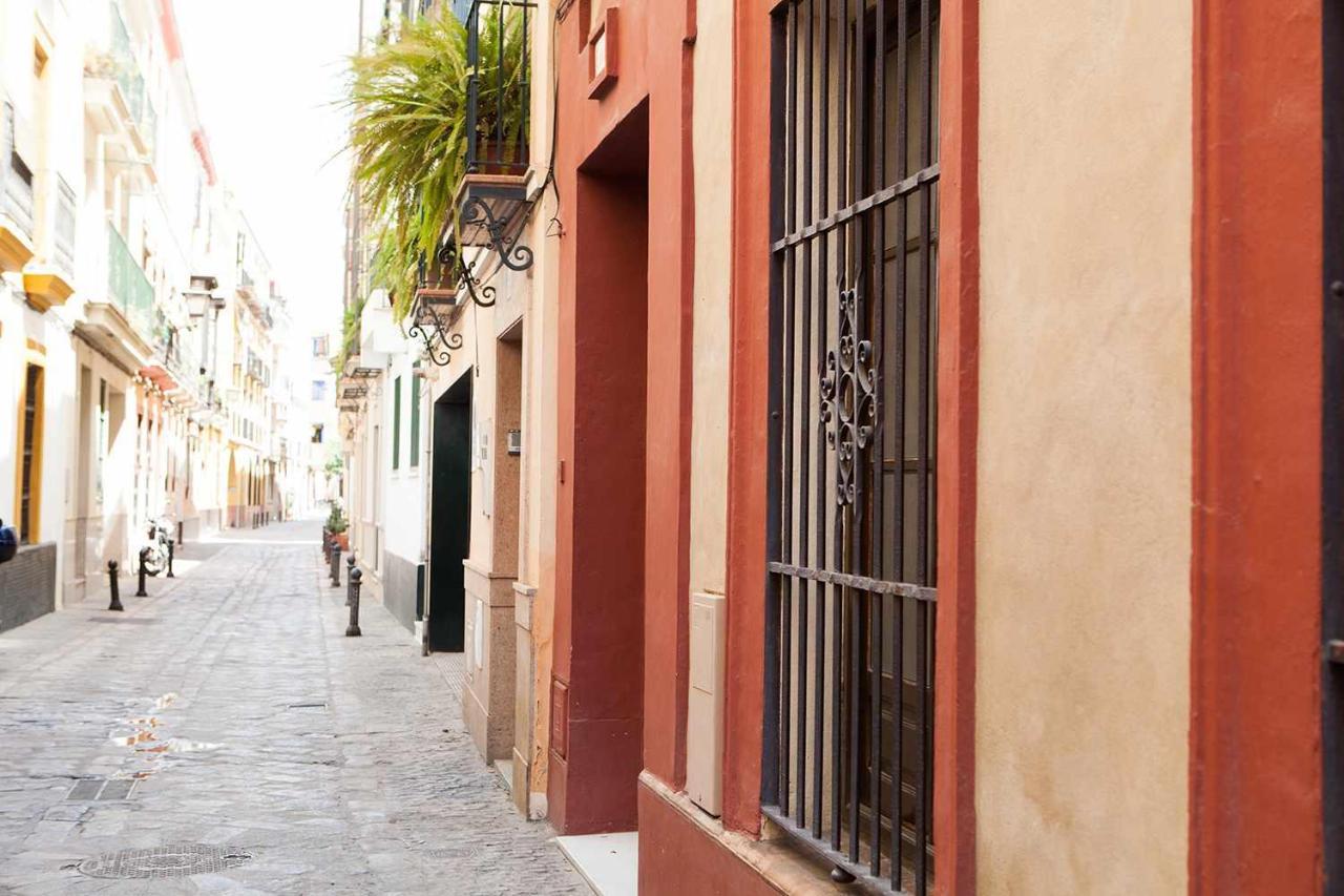 Charming Apartment With Pool And Garage Sevilla Exteriör bild